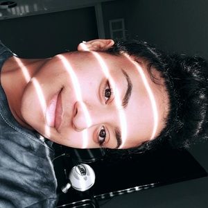 Meet your Posher, Amira